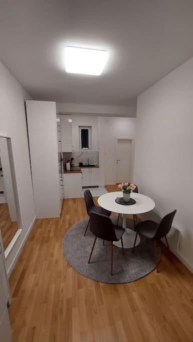 Apartment Green Lux Belgrado Exterior foto