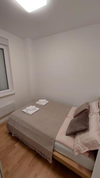 Apartment Green Lux Belgrado Exterior foto
