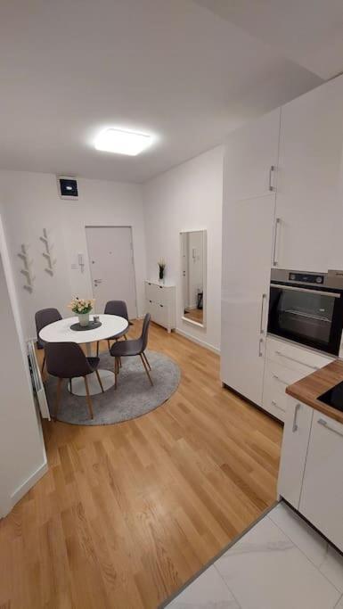 Apartment Green Lux Belgrado Exterior foto